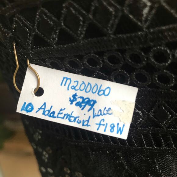 NEW Jasmine B Embroidered Sequin V-Neck Short Sleeve Bridal Dress Size 10 - Picture 6 of 9